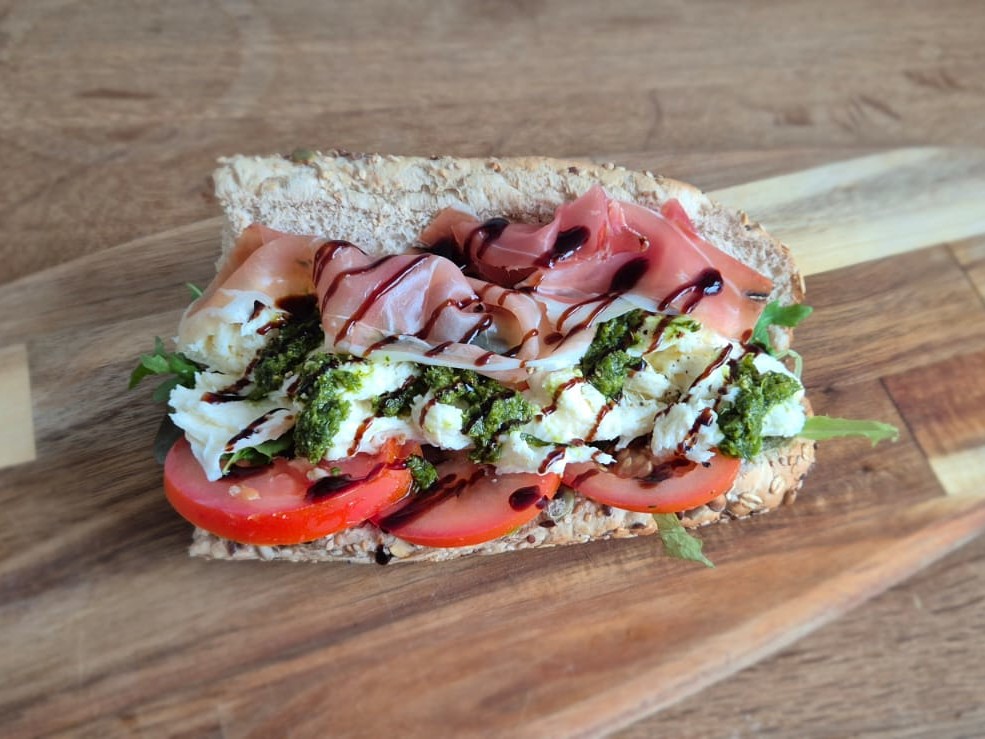 Foto van broodje Caprese